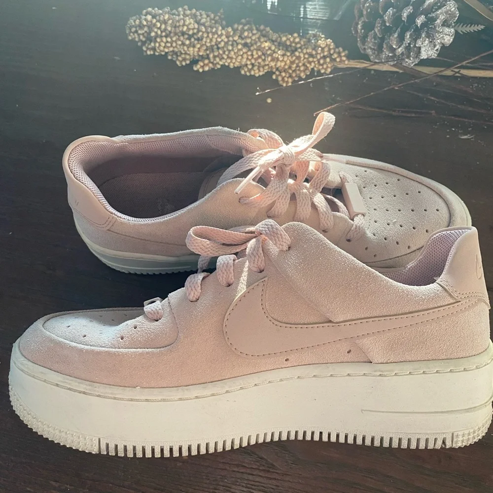 Nike: Light Pink Suede AF-1 - Picture 5 of 7
